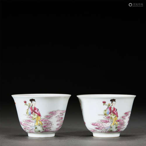 A PAIR OF FAMILLE-ROSE TEA CUP