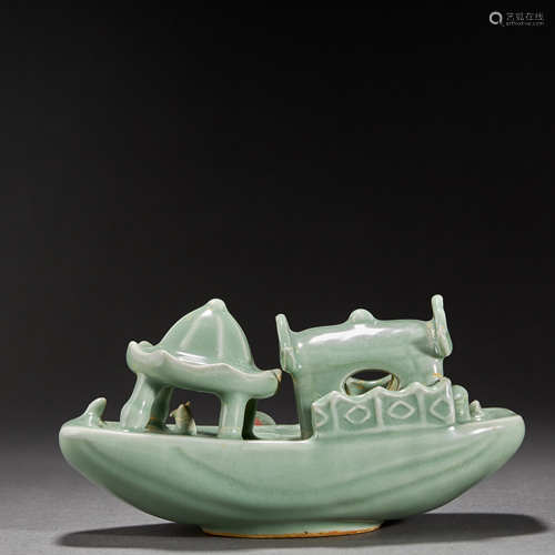 LONGQUAN WARE CELADON-GLAZED SHIP