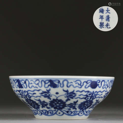 A BLUE AND WHITE GLAZED BOWL