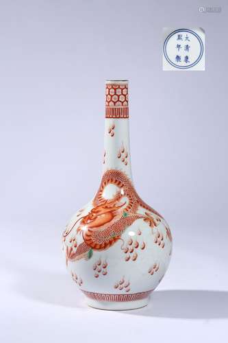 Qing Dynasty Kangxi Era Red Dragon Pattern Vase