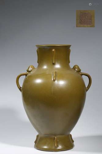 Qing Dynasty Qianlong Era Shanyou Two-Handled Vase