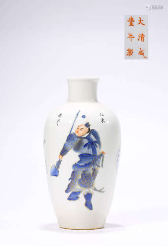 Qing Dynasty Xianfeng Era Sancai Figure Pattern Vase