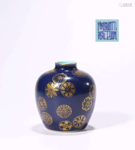 Qing Dynasty Yongzheng Era Blue Glaze Tie Jin Jar