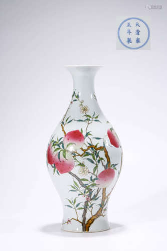 Qing Dynasty Yongzheng Era Famille Rose Olive-Shaped Vase