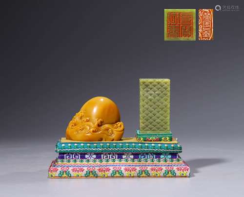 A Pair Of Qianlong Year 13 Shoushan Stone Lion Seal