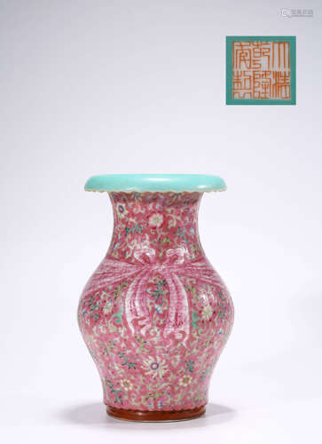 Qing Dynasty Qianlong Era Famille Rose Rouge Red Vase