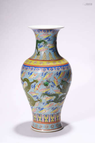 Famille Rose Dragon Pattern Vase