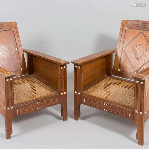 Travail colonial Africain vers 1930, Paire de fauteuils en b...