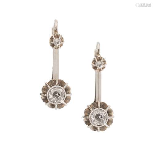 Boucles d'oreilles en or blanc 18 ct à motif géométrique, or...