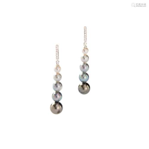 Boucles d'oreilles en or blanc 18 ct, ornementation de perle...