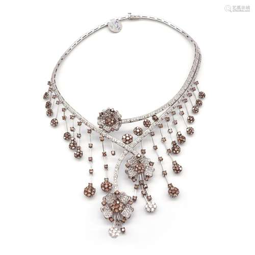 Collier en or blanc 18 ct et pavage de diamants blancs (envi...