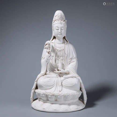 A Dehua Kiln Guanyin Porcelain Statue