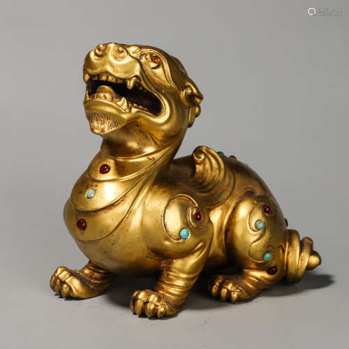 A Bronze Gilt Inlaid Precious Stone Beast Ornament