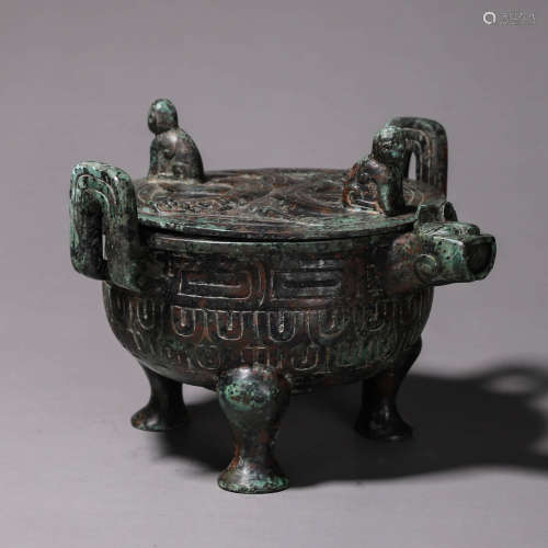 A Bronze Carved Dragon Pattern Container