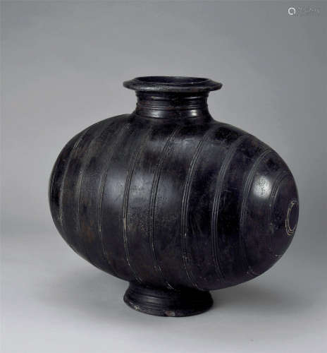 西漢 黑陶繭形壺
