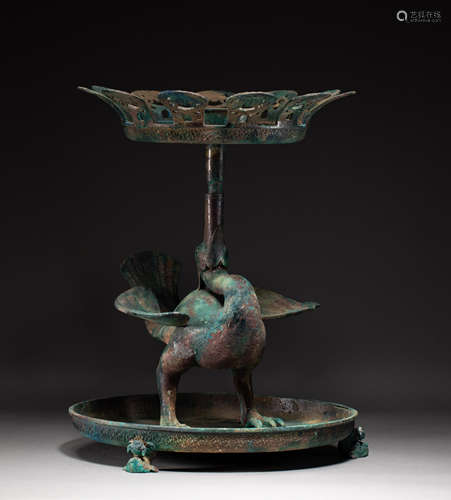 Bronze candlestick of Chinese War han period