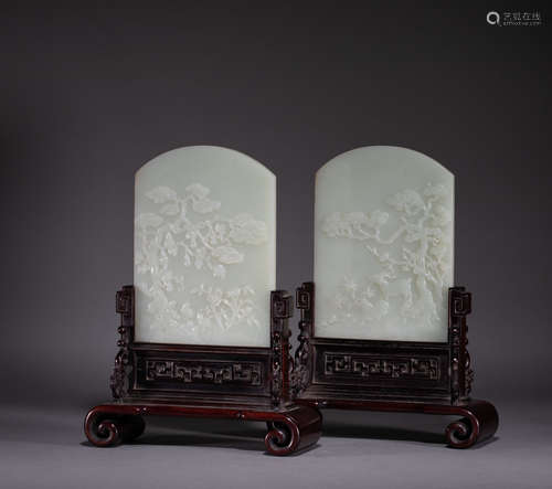 Chinese Qing Dynasty Hetian jade table screen