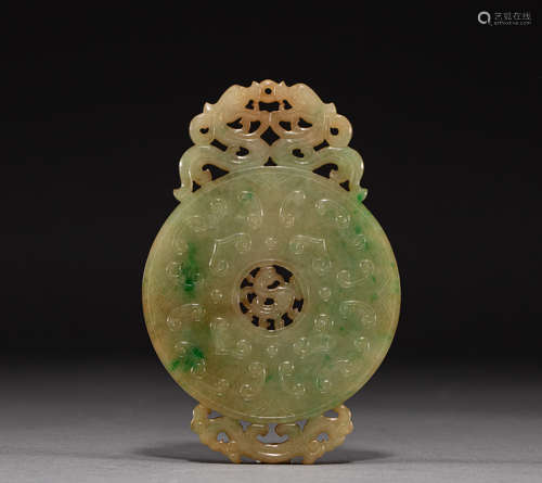 Jade double dragon pendant in Qing Dynasty