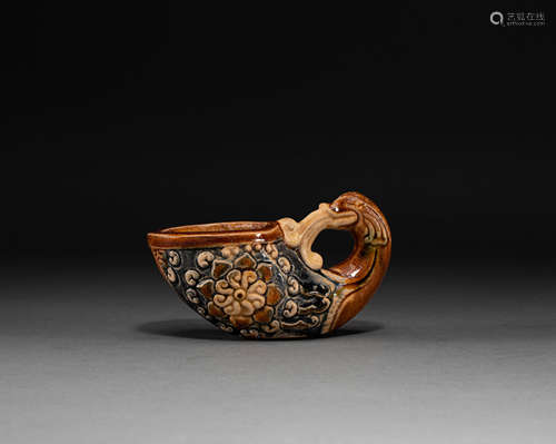 Three-color duck shaped wine cup of Tang Dynasty