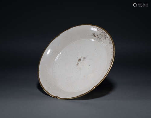 Inlaid gold plate of ding kiln in Song Dynasty