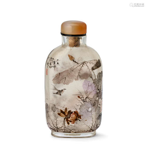 AN INSIDE-PAINTED GLASS SNUFF BOTTLE