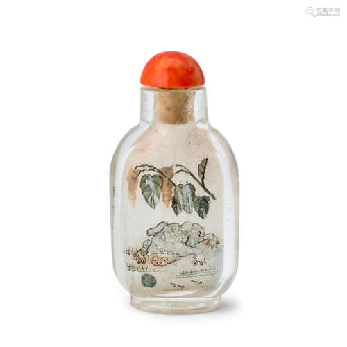 A MINIATURE INSIDE-PAINTED GLASS SNUFF BOTTLE