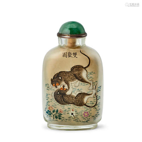 AN INSIDE-PAINTED GLASS SNUFF BOTTLE