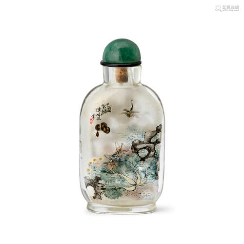 AN INSIDE-PAINTED GLASS SNUFF BOTTLE