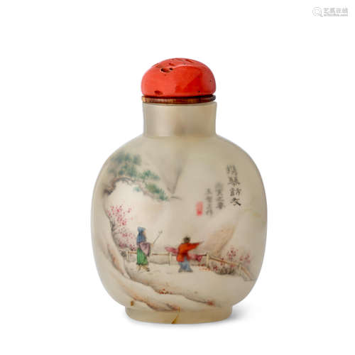 AN INSIDE-PAINTED CHALCEDONY SNUFF BOTTLE