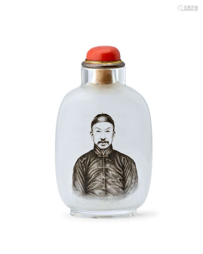 AN INSIDE-PAINTED GLASS SNUFF BOTTLE