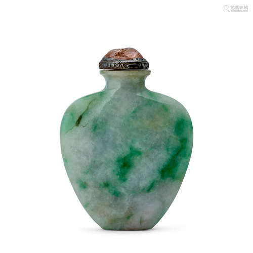 A JADEITE SNUFF BOTTLE