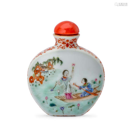 AN ENAMELED PORCELAIN SNUFF BOTTLE