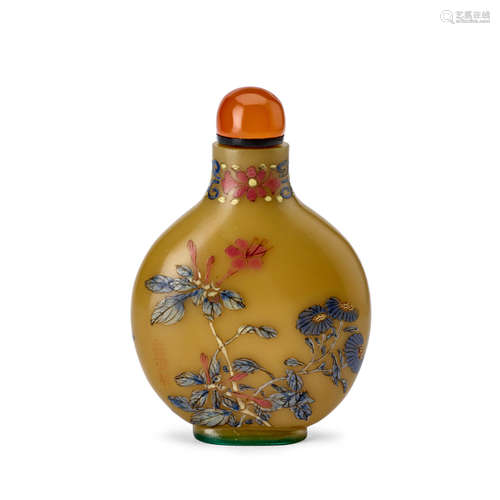 AN ENAMELED OPAQUE-COFFEE-GLASS SNUFF BOTTLE