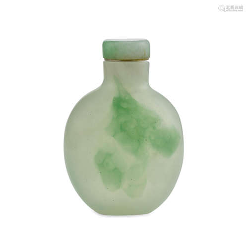 An imitation jadeite glass snuff Bottle