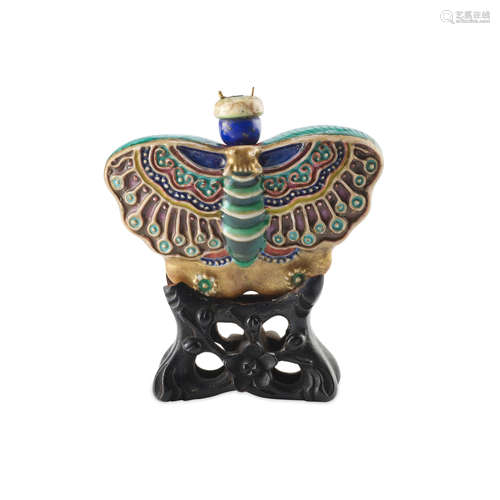 An enameled porcelain moth-form snuff bottle