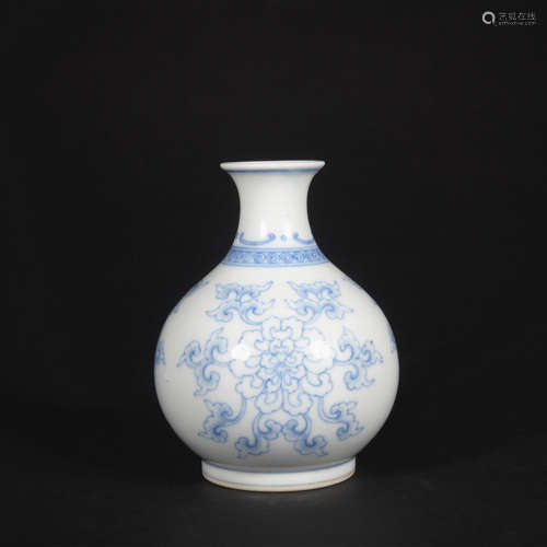 A blue and white 'floral' vase