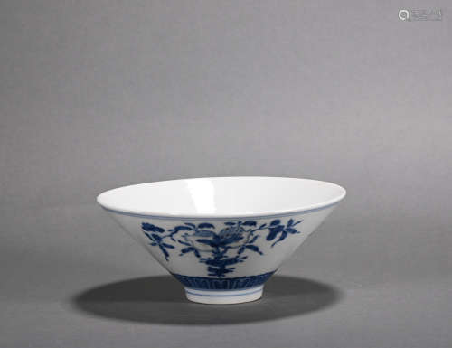A blue and white 'peach' bowl