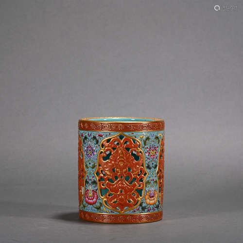 A enamel pen container