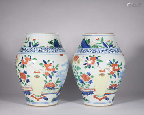 A pair of Wu cai 'floral' jar