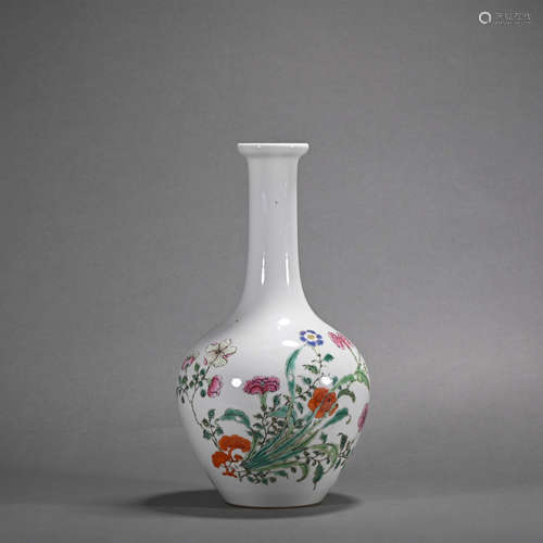 A Wu cai 'floral' vase