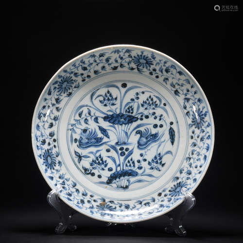 A blue and white 'floral' dish