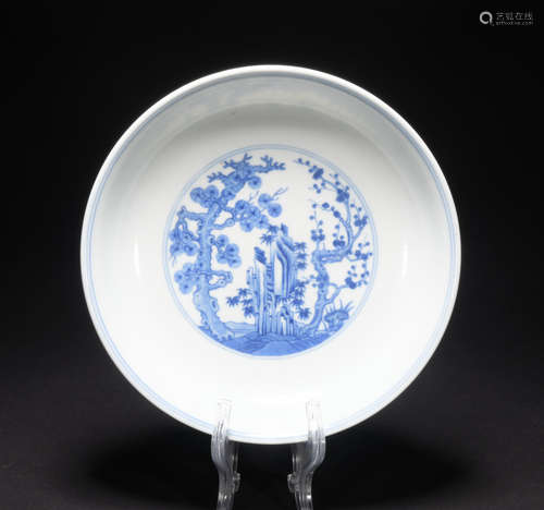 A blue and white 'floral and birds' dish