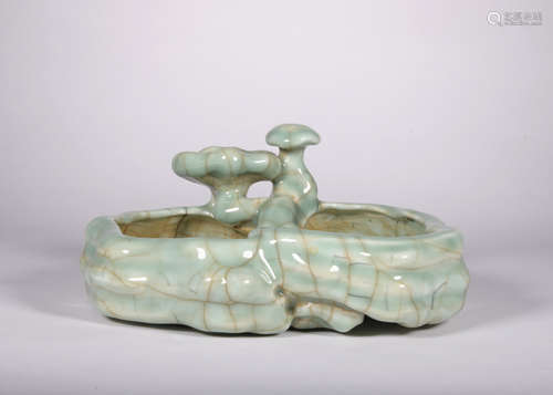 A celadon-glazed washer