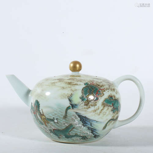 Qianlong famille rose teapot in the Qing Dynasty