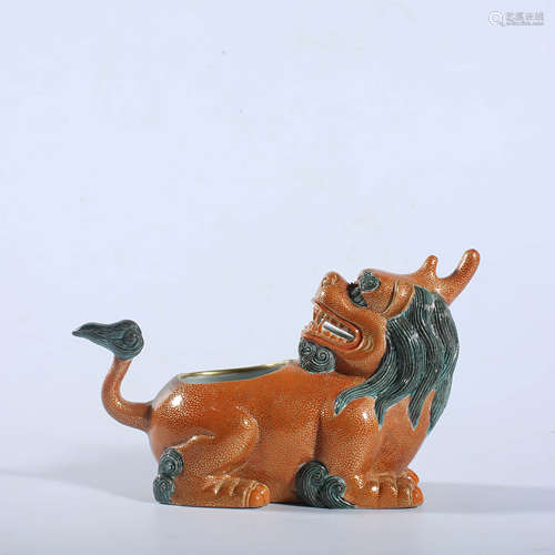 Qianlong Porcelain Lion