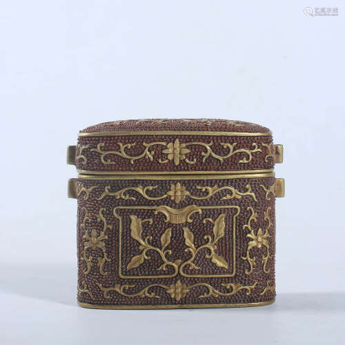 A Porcelain Box with Gold Traces in Qianlong Period, Qing Dy...