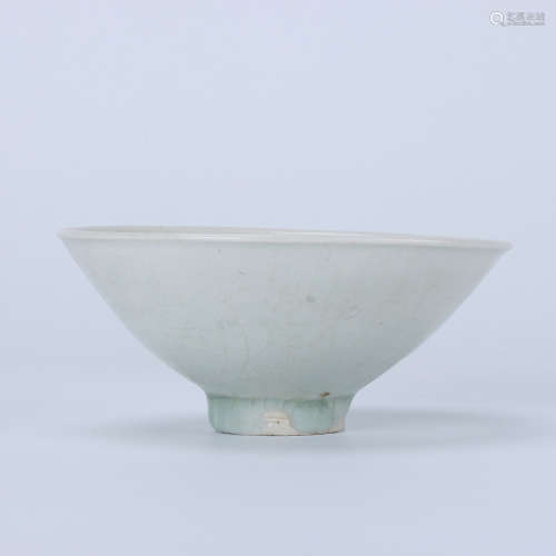 A blue and white glazed bowl of Hutian kiln in the Northern ...