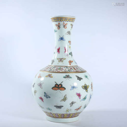 Qing Guangxu famille rose and butterfly appreciation bottle