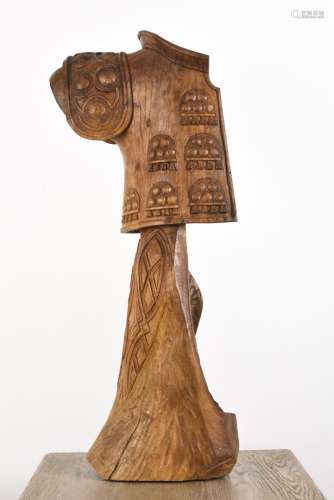 Vincent GONZALEZ (1928-2019) Matador en chêne sculpté, Monog...