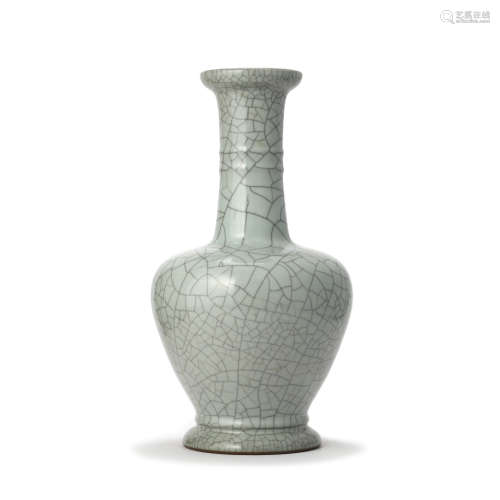 A Guan Type Dish-Top Vase